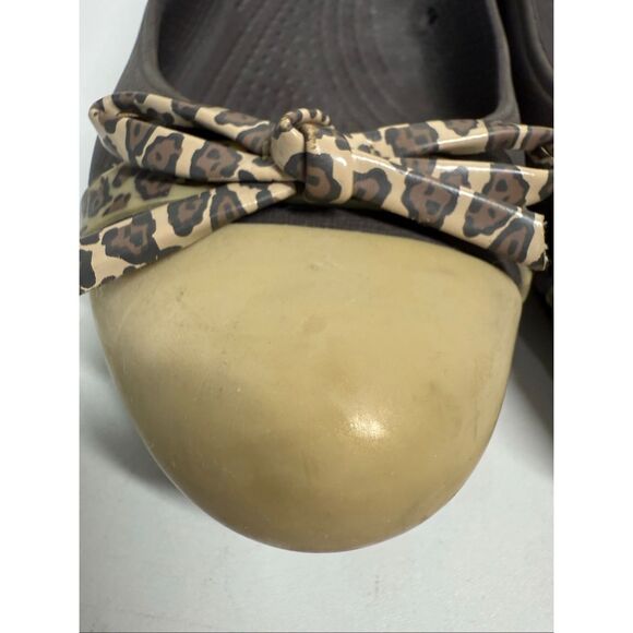 Crocs Kadee Leopard Print Bow Cap Toe Slip On Brown Gold Ballet Flats Womens 6 - Picture 4 of 10